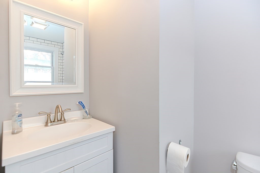 34 Gloversbrook Road Randolph, MA 02368 - Photo 20 of 42 Gallery Image 20
