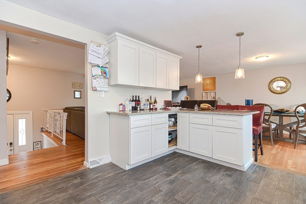 34 Gloversbrook Road Randolph, MA 02368 - Photo 4 of 42 Gallery Image 4