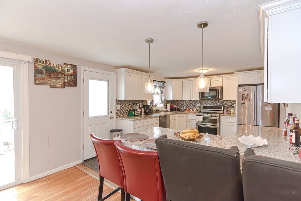 34 Gloversbrook Road Randolph, MA 02368 - Photo 6 of 42 Gallery Image 6