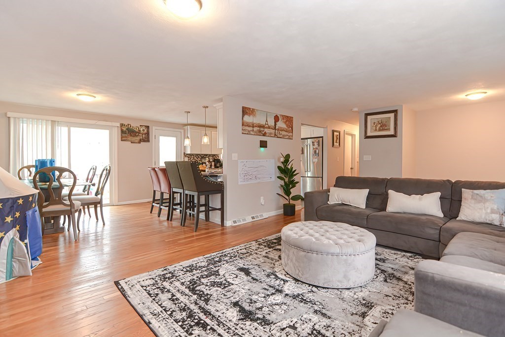 34 Gloversbrook Road Randolph, MA 02368 - Photo 9 of 42 Gallery Image 9