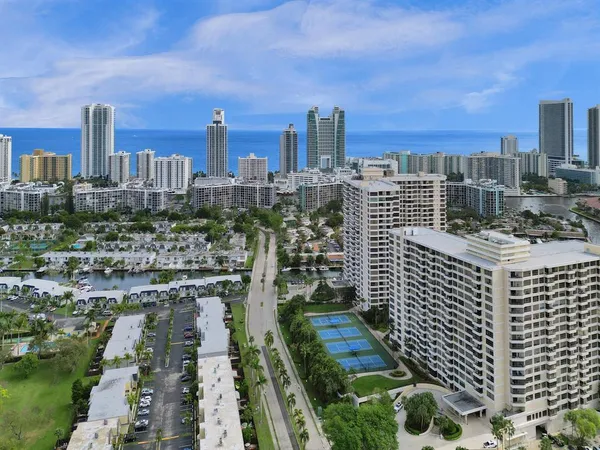 $3,800 | 2500 Parkview Drive, Unit 1112, Hallandale Beach, FL 33009