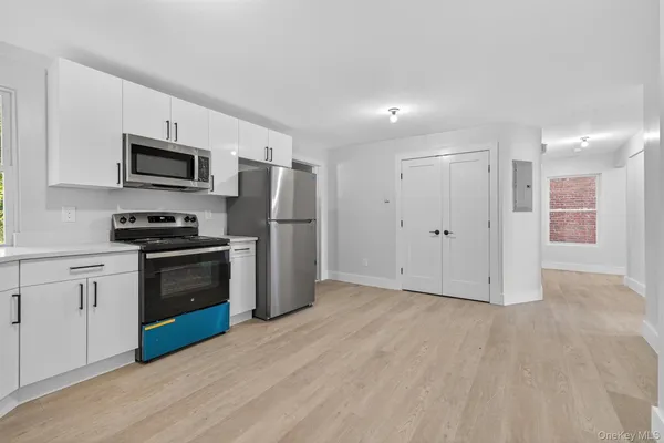 a picture of a bathroom with mirror