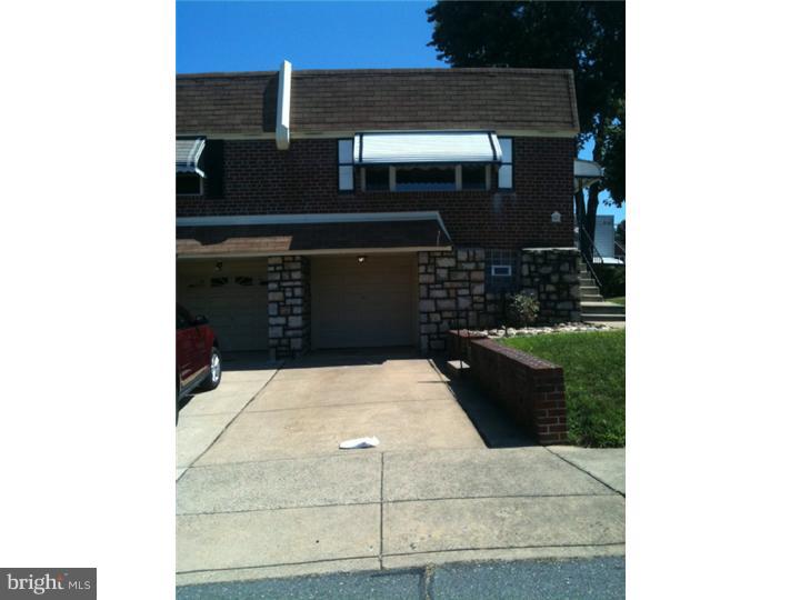 421 Densmore Road Philadelphia, PA 19116 - Photo 14 of 14 Driveway