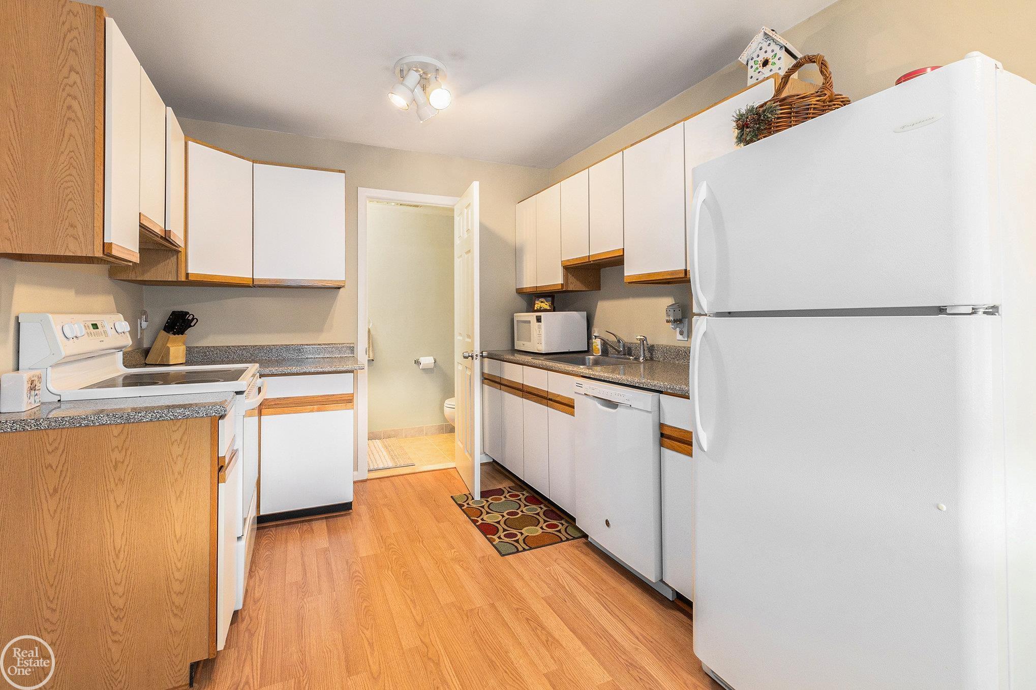 146 Ladd Road, Unit 6/A Walled Lake, MI 48390 - Photo 7 of 19