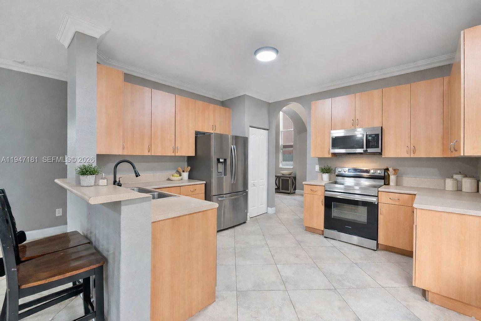 4113 Northeast 22nd Lane Homestead, FL 33033 - Photo 7 of 37