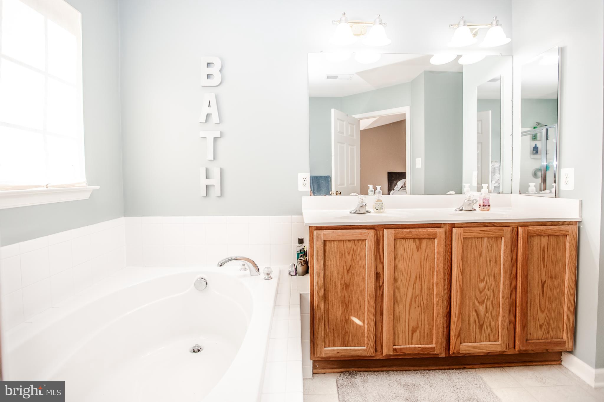 133 Riparian Lane Ranson, WV 25438 - Photo 27 of 43 Soaking tub