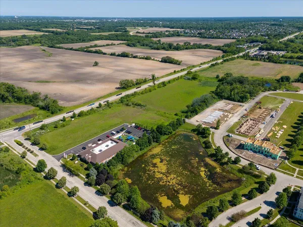 $2,999,999 | 40 Highway 45, Lindenhurst, IL 60046