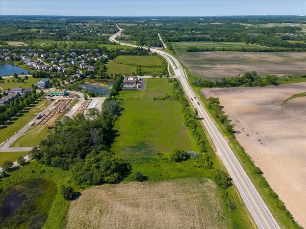 $2,999,999 | 40 Highway 45, Lindenhurst, IL 60046