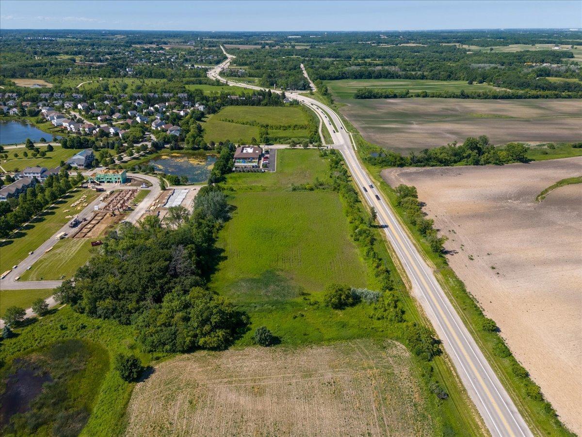 40 Highway 45 Lindenhurst, IL 60046 - Photo 5 of 5 an aerial view of a house