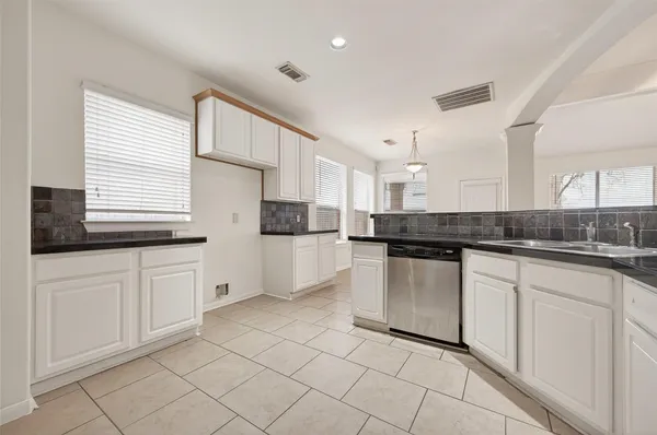 $2,350 | 14914 West Bend Drive, Houston, TX 77082