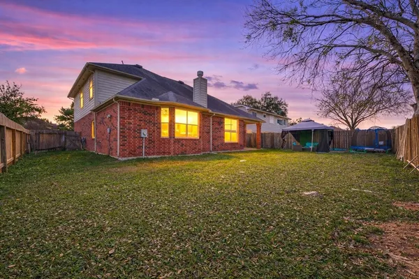 $2,350 | 14914 West Bend Drive, Houston, TX 77082