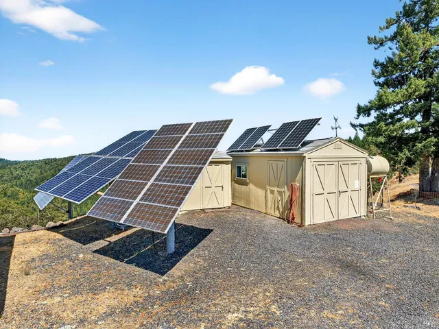 $659,000 | 5650 High Point Road, Willits, CA 95490