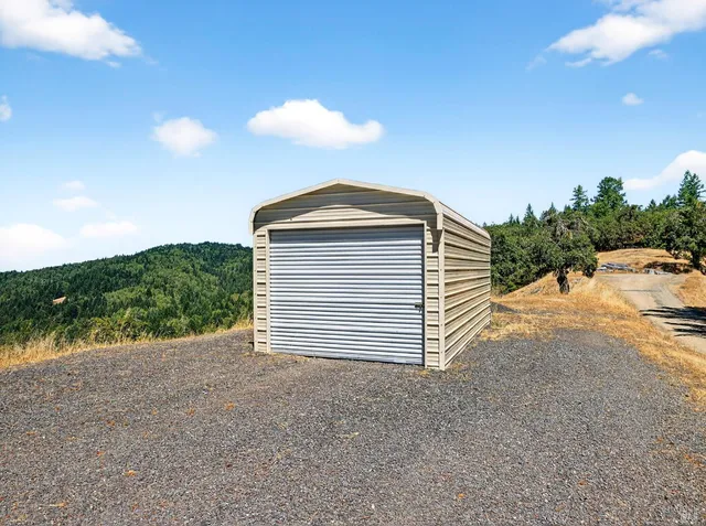 $659,000 | 5650 High Point Road, Willits, CA 95490