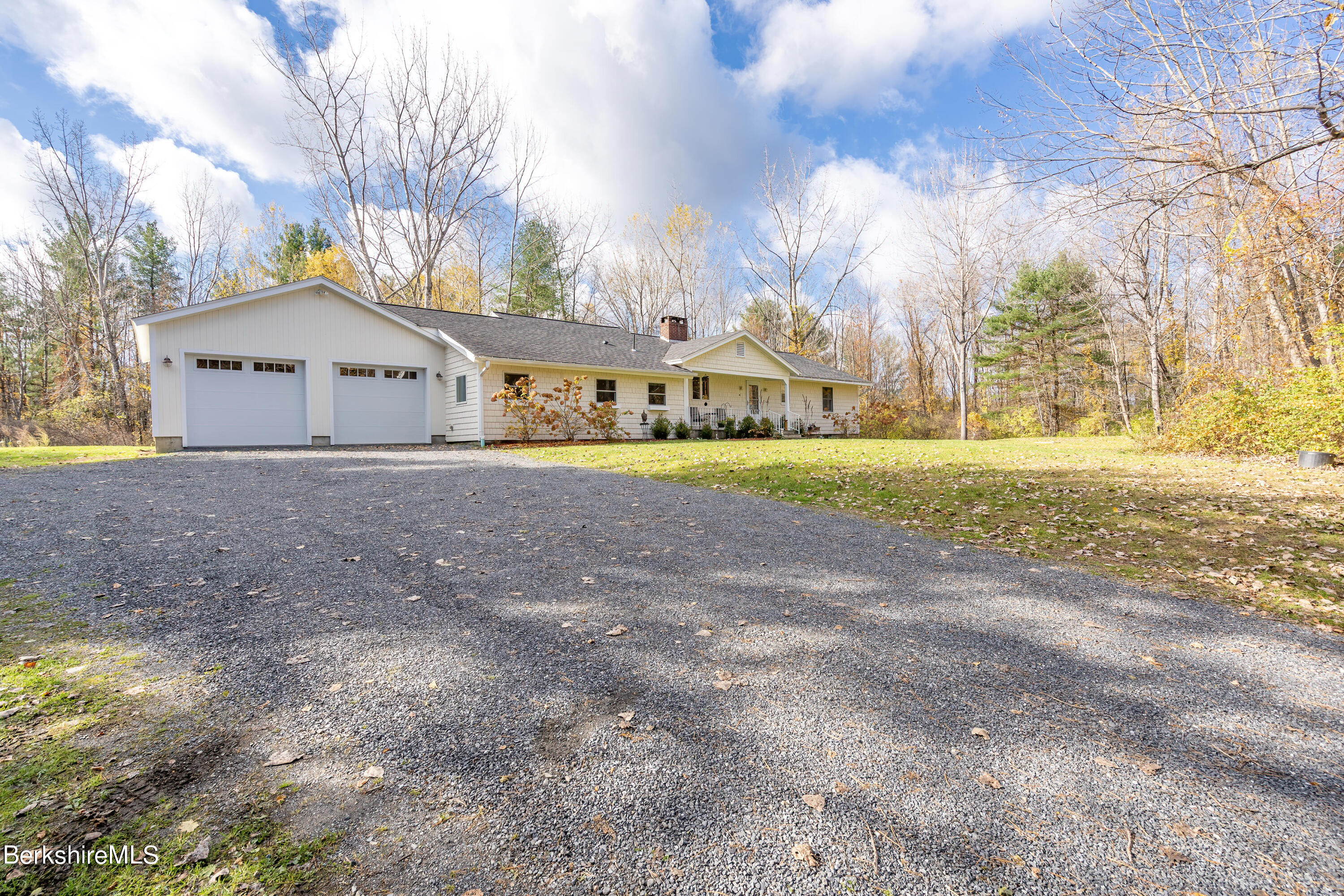 4 Lee Road Stockbridge, MA 01262 - Photo 5 of 36 4 Lee Rd_34