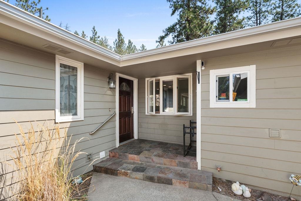 12620 North Nine Mile Road Nine Mile Falls, WA 99026 - Photo 3 of 50