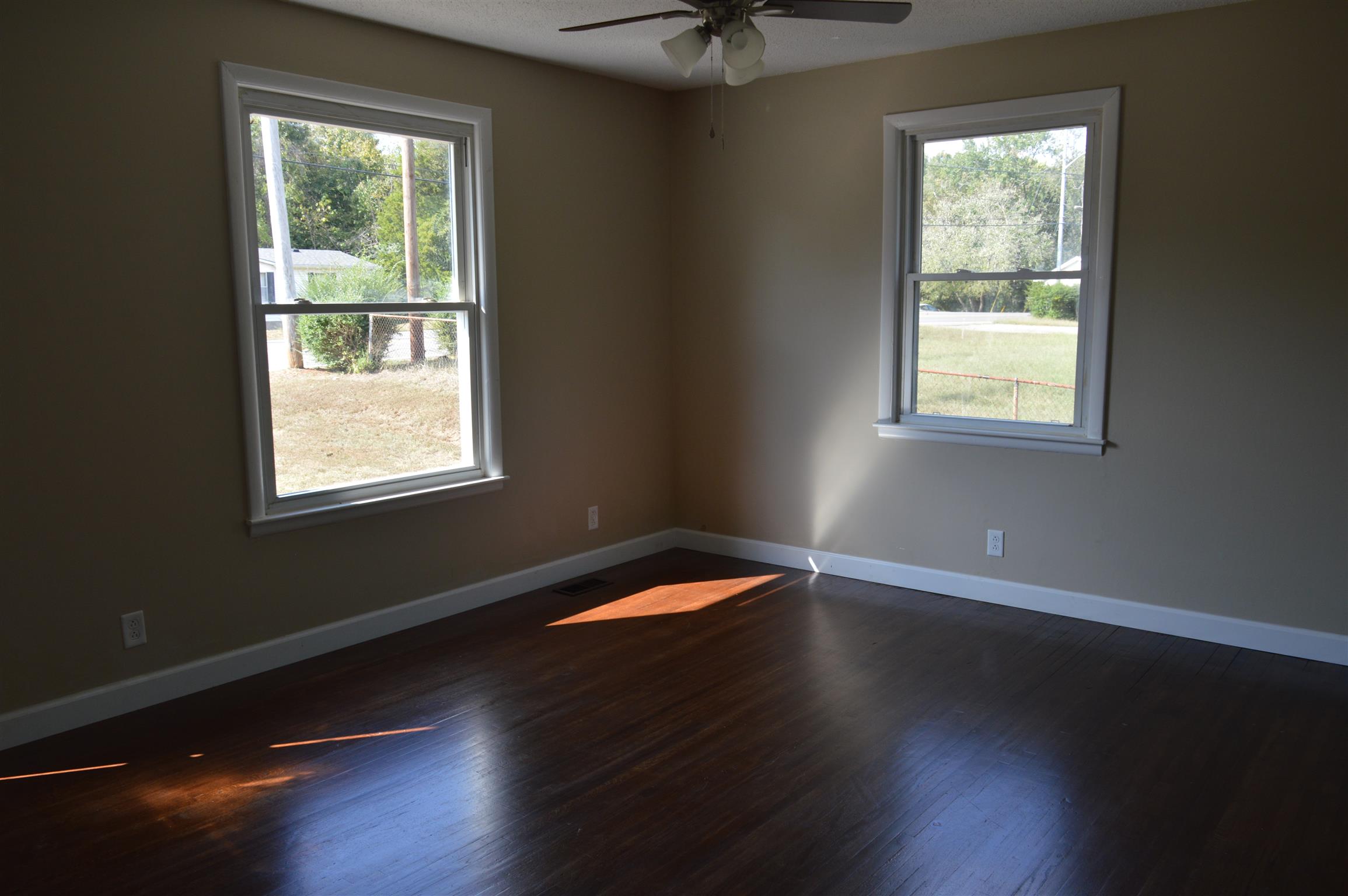 229 Edmondson Ferry Road Clarksville, TN 37040 - Photo 4 of 25 Gallery Image 4
