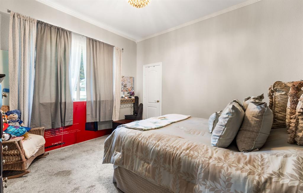 1904 MacGregor Drive Plano, TX 75093 - Photo 23 of 38 Secondary Bedroom