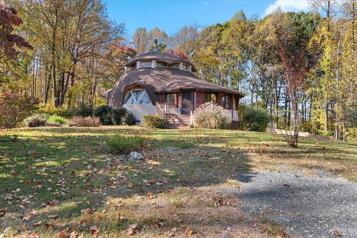 1052 Sardis Road Amherst, VA 24521 - Photo 33 of 46 a view of a house with a yard