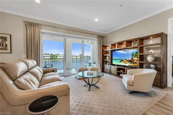 $1,364,000 | 8026 Signature Club Circle, Unit 5201, Naples, FL 34113