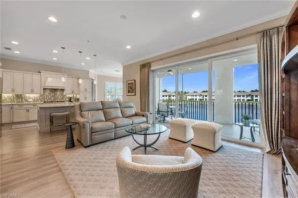 $1,364,000 | 8026 Signature Club Circle, Unit 5201, Naples, FL 34113