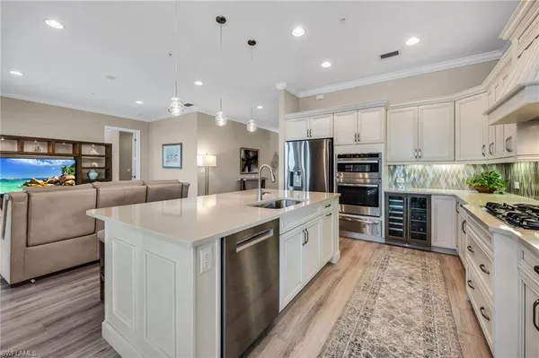 $1,364,000 | 8026 Signature Club Circle, Unit 5201, Naples, FL 34113