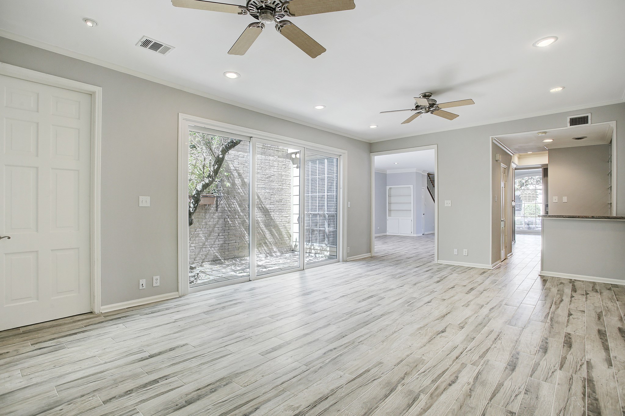7527 Del Monte Drive Houston, TX 77063 - Photo 5 of 18