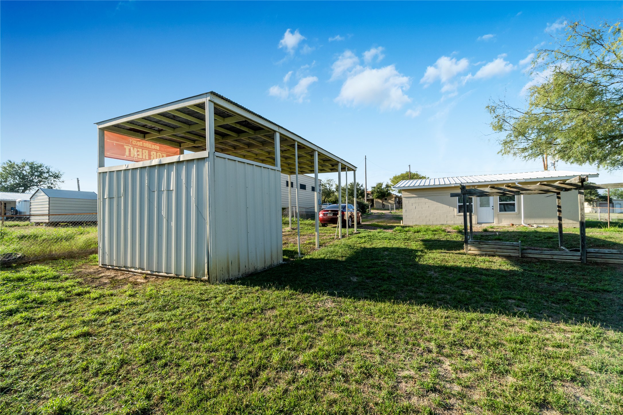 106 Overview Drive Zapata, TX 78076 - Photo 4 of 23