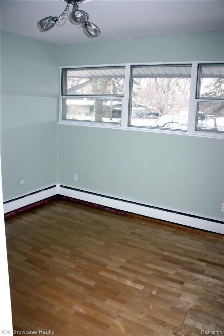29520 Sugar Spring Road Farmington, MI 48334 - Photo 13 of 33 IMG_8751.JPG