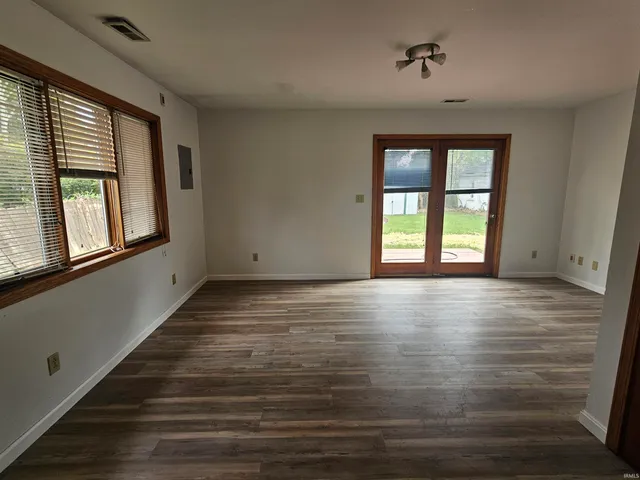 $2,400 | 128 North Roosevelt Street, Bloomington, IN 47408