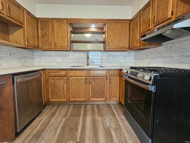 $2,400 | 128 North Roosevelt Street, Bloomington, IN 47408