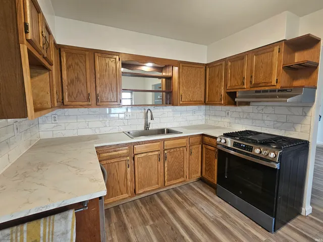 $2,400 | 128 North Roosevelt Street, Bloomington, IN 47408