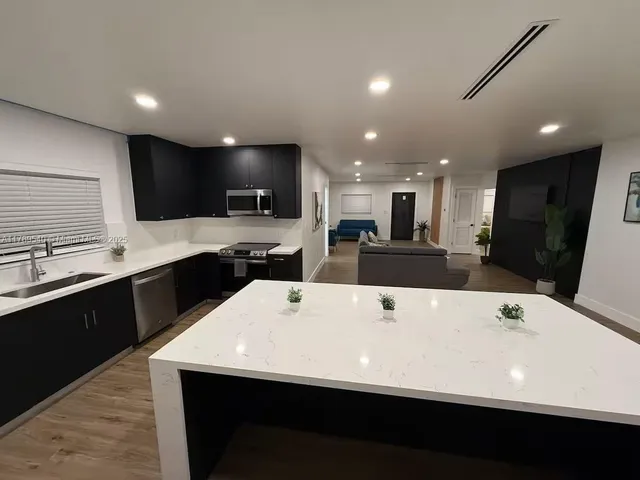 $5,495 | 2918 Southwest 2nd Street, Unit 2918, Miami, FL 33135