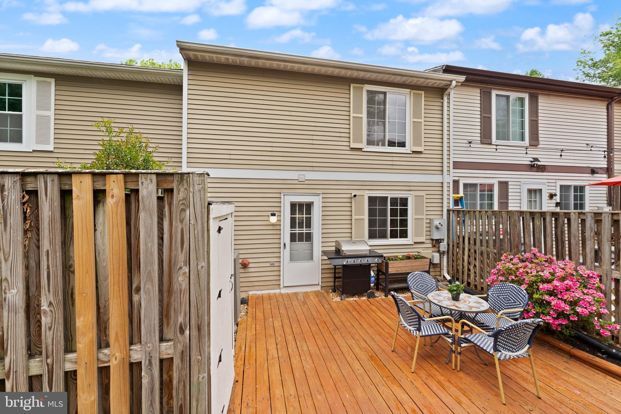1617 Sierra Woods Drive Reston, VA 20194 - Photo 37 of 39 a balcony view with a seating space