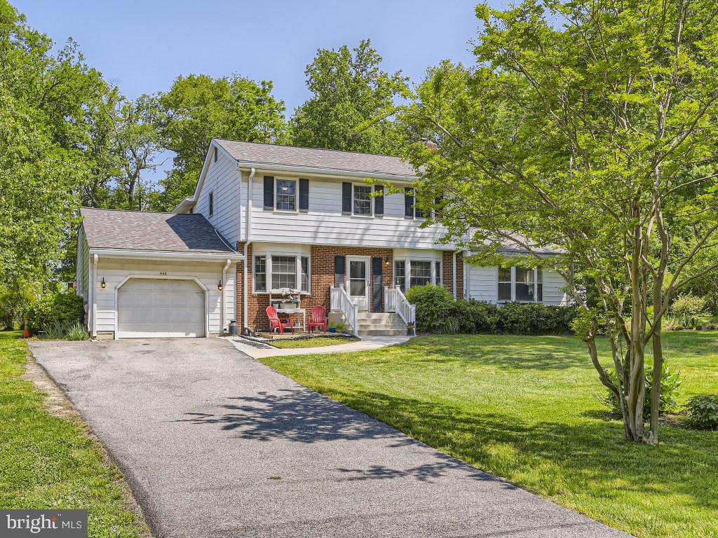 466 Edgewater Road Pasadena, MD 21122 - Photo 2 of 32 Beautifully Landscaped Lot