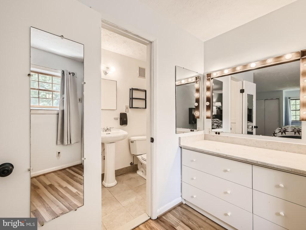466 Edgewater Road Pasadena, MD 21122 - Photo 21 of 32 Primary Bedroom Bath
