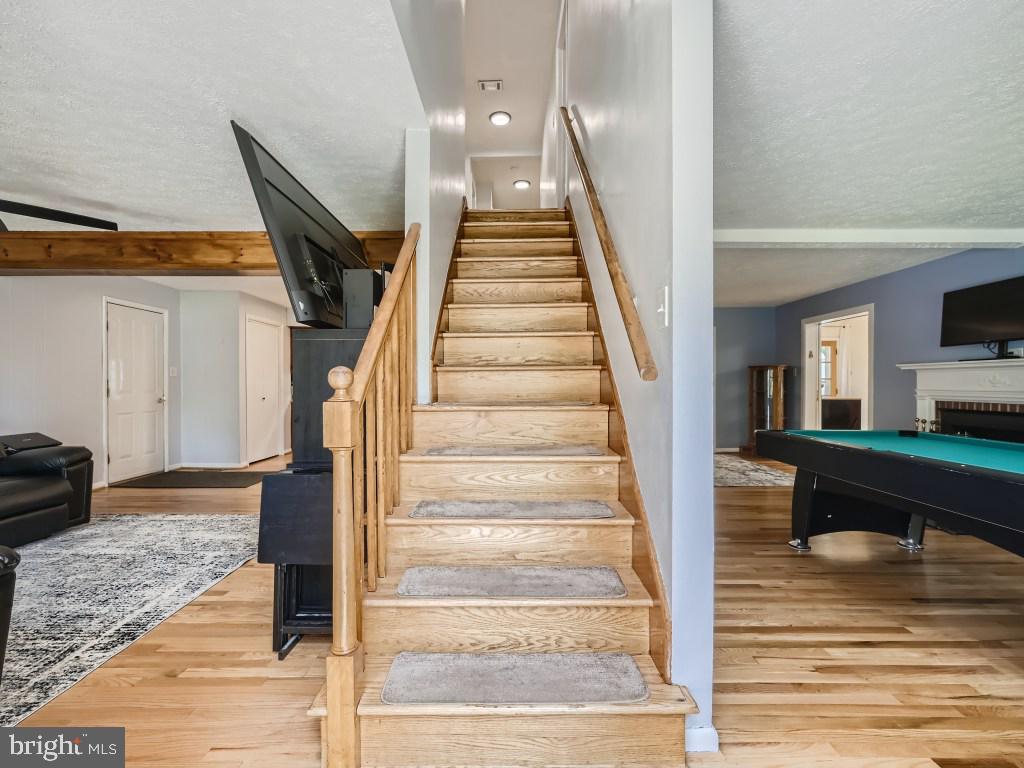 466 Edgewater Road Pasadena, MD 21122 - Photo 5 of 32 Step Inside...