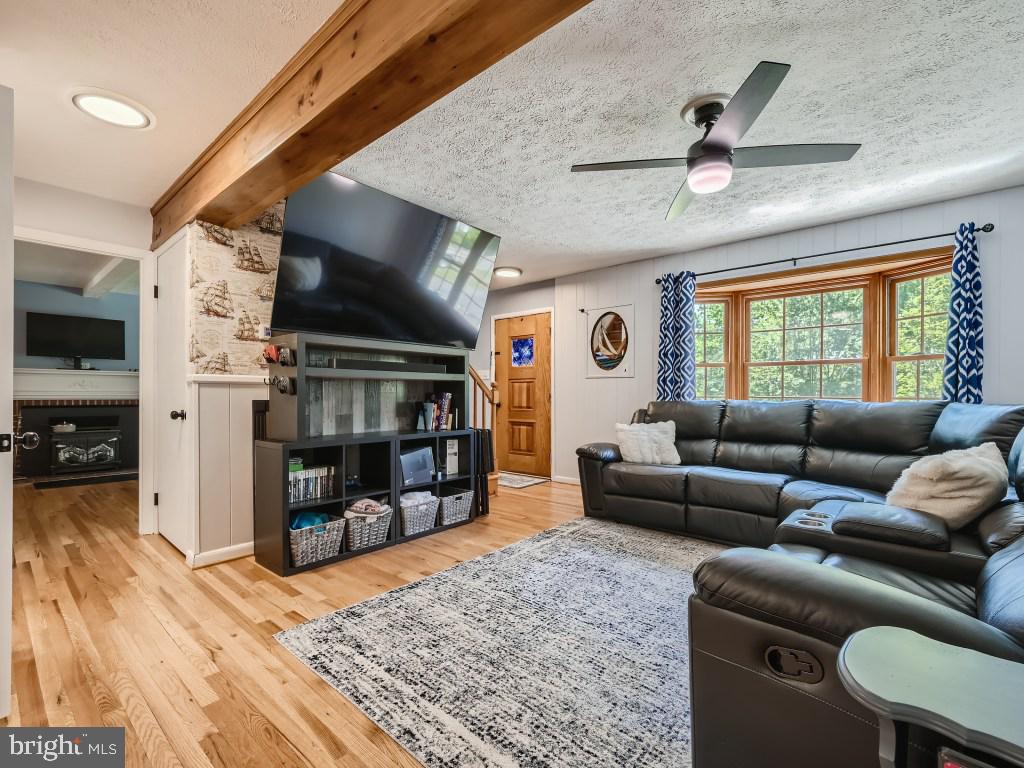 466 Edgewater Road Pasadena, MD 21122 - Photo 7 of 32 Natural Light in Family Room