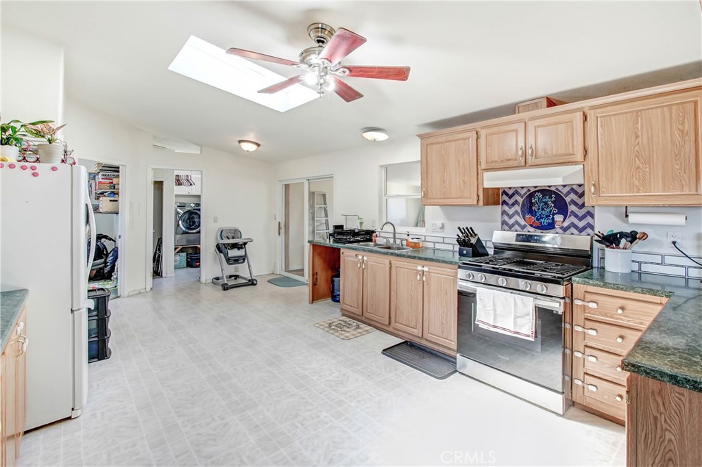 25635 Kargat Avenue Lancaster, CA 93536 - Photo 8 of 28