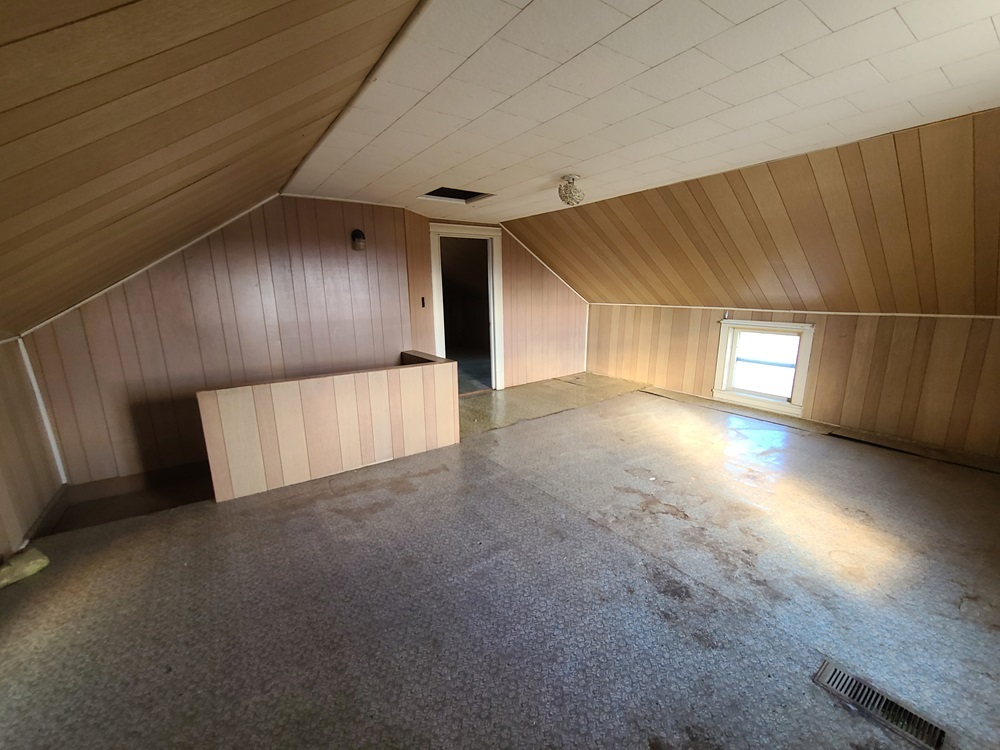 905 Walton Road Dixon, IL 61021 - Photo 11 of 18 a view of an empty room