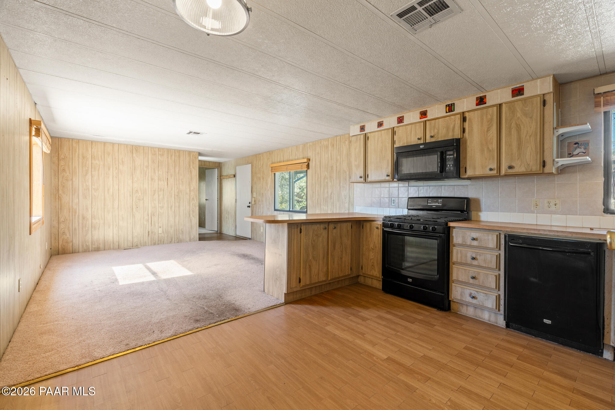 1526 Private Road Prescott, AZ 86301 - Photo 9 of 27 Kitchen - 1526 Private Dr