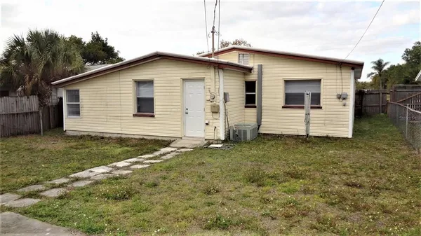 $1,900 | 5342 22nd Avenue North, St. Petersburg, FL 33710