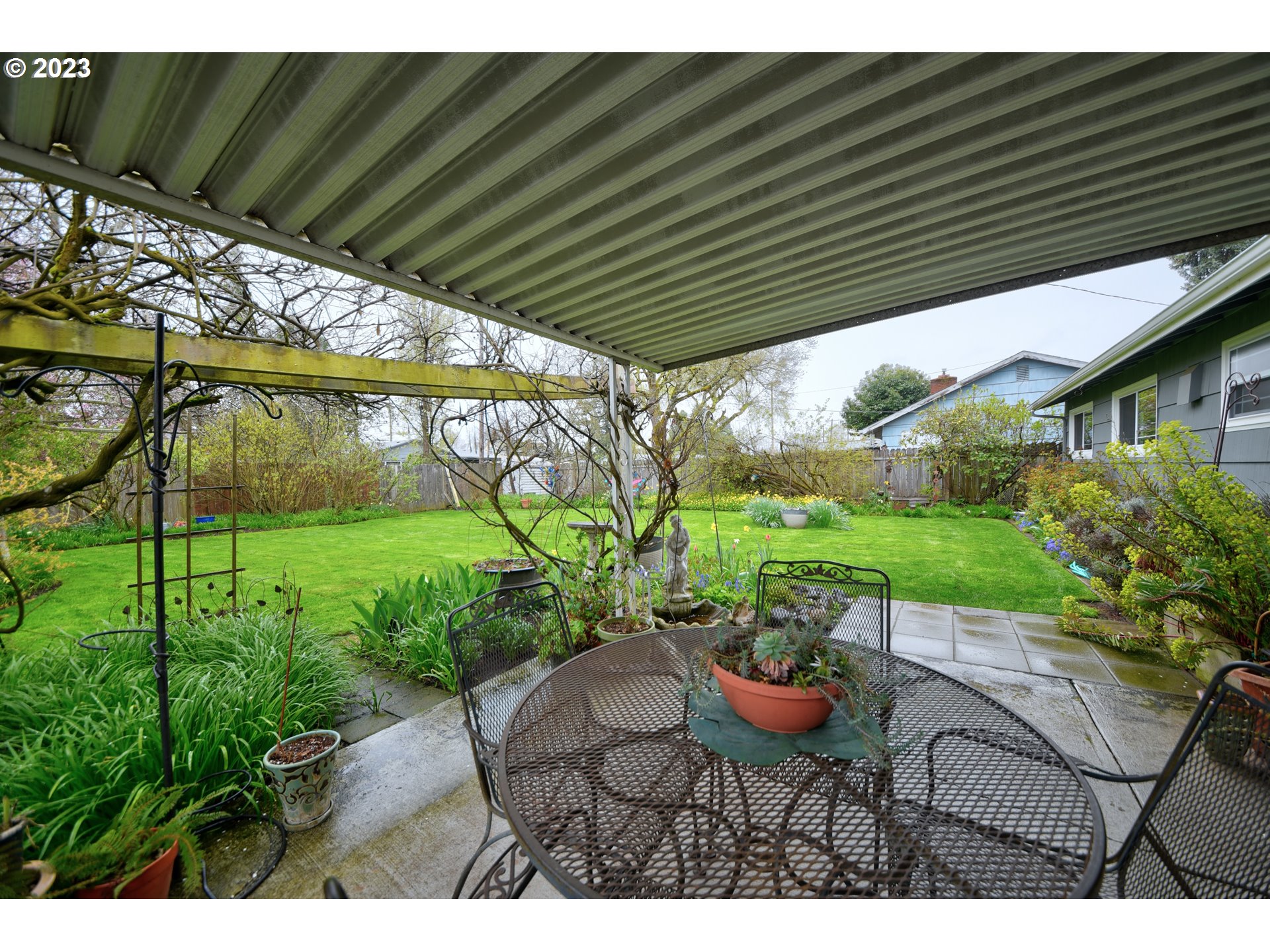 1267 N Street Springfield, OR 97477 - Photo 22 of 27 a view of yard with patio