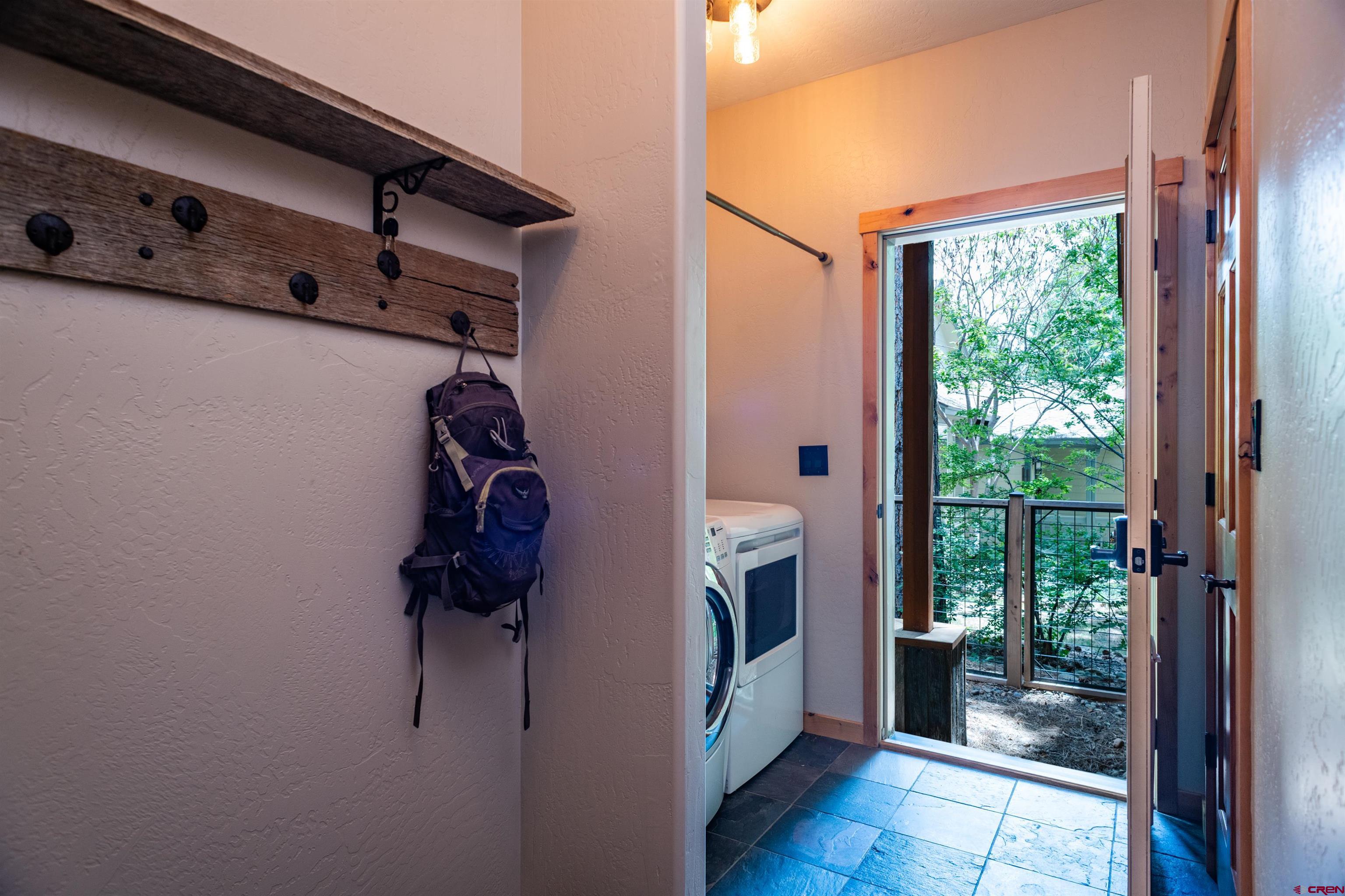 15 Edgemont Way Durango, CO 81301 - Photo 28 of 35 a room that has a rug and a window