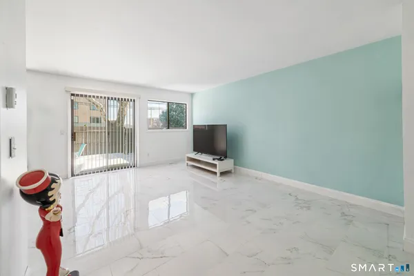 $295,999 | 900 Mix Avenue, Unit 123, Hamden, CT 06514
