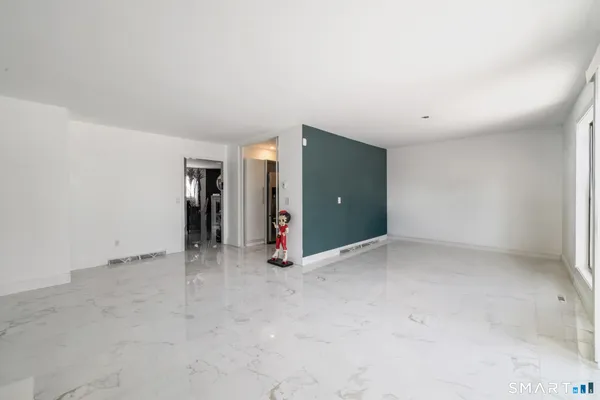 $295,999 | 900 Mix Avenue, Unit 123, Hamden, CT 06514