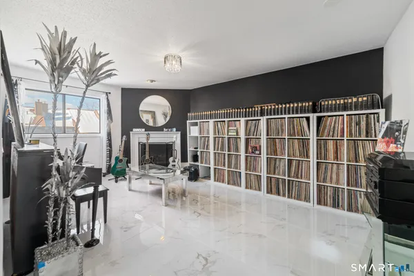 $295,999 | 900 Mix Avenue, Unit 123, Hamden, CT 06514