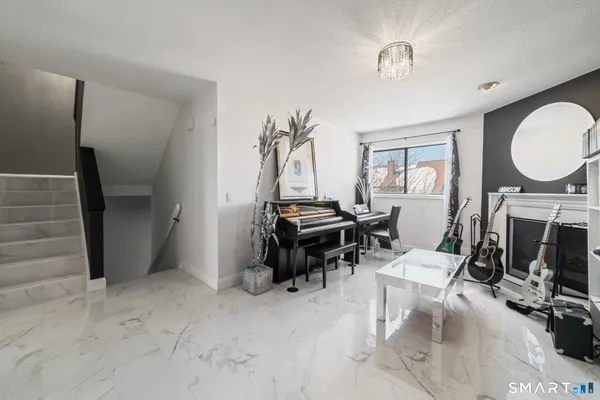 $295,999 | 900 Mix Avenue, Unit 123, Hamden, CT 06514