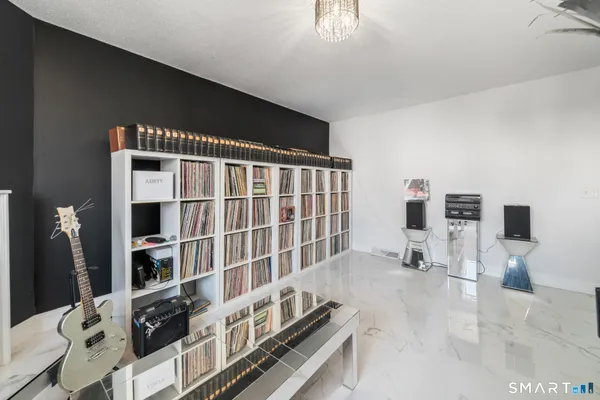 $295,999 | 900 Mix Avenue, Unit 123, Hamden, CT 06514