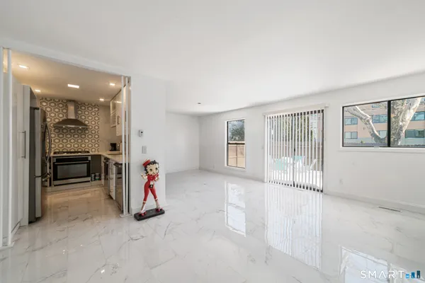 $295,999 | 900 Mix Avenue, Unit 123, Hamden, CT 06514