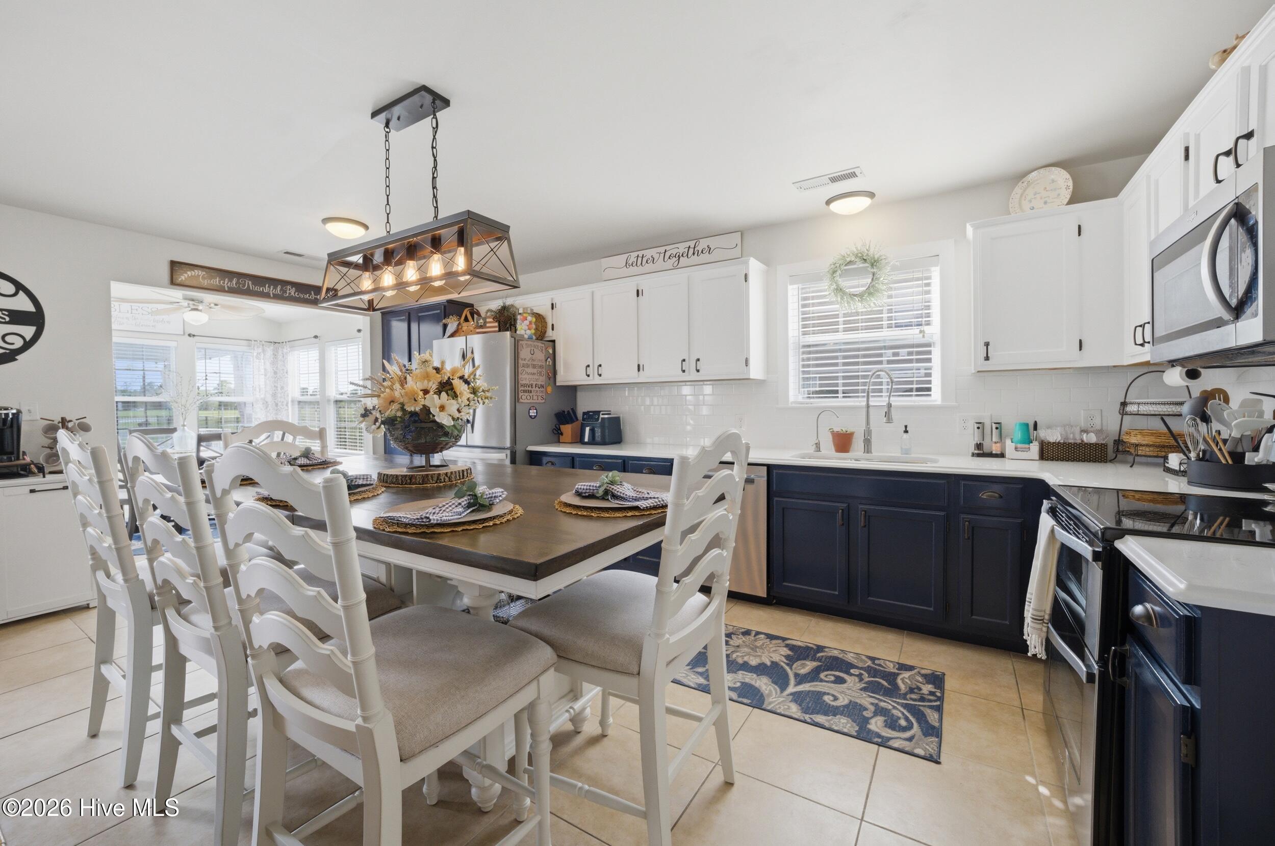 165 Green View Road Moyock, NC 27958 - Photo 14 of 60 Kitchen